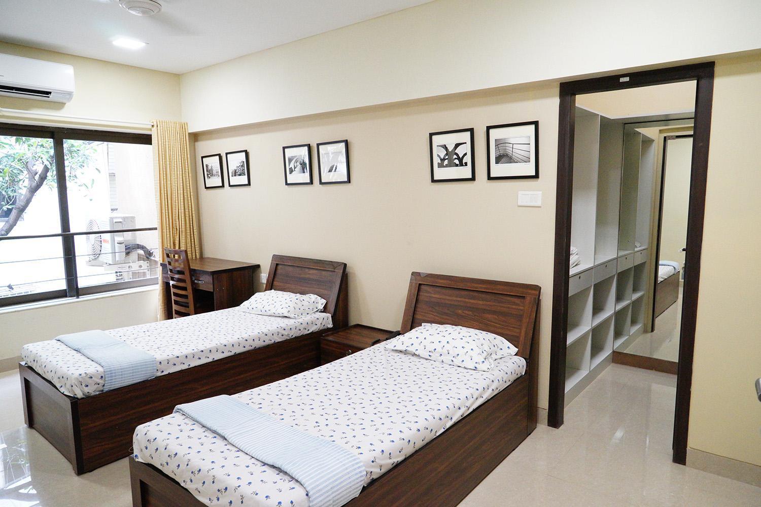 Large, Modern, Private 3bhk, Khar West, Apartament