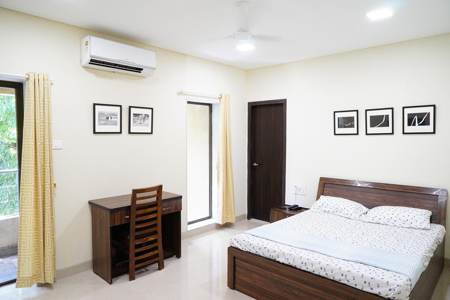 Large, Modern, Private 3bhk, Khar West, Apartament *